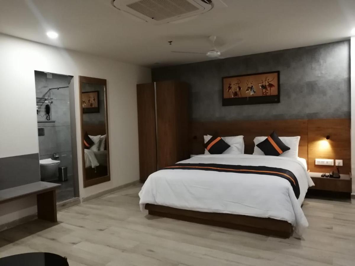 Comfort Inn , Statue Of Unity Kevadia Екстер'єр фото